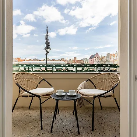 Loggia Apartment *